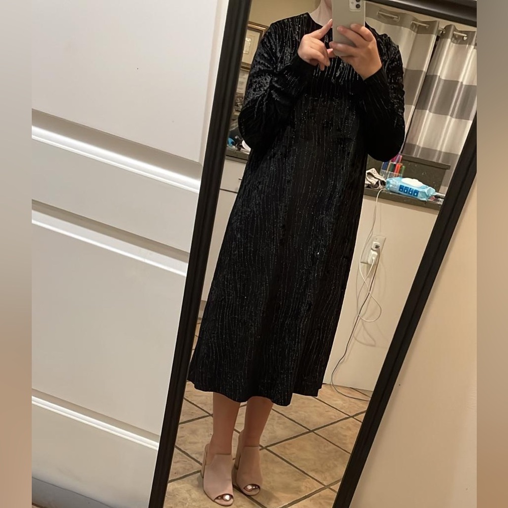 Elegant Black Midi Dress